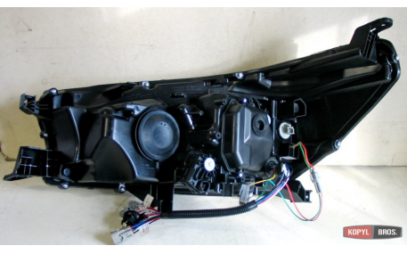 Фары передние Toyota Hilux 2015-2020