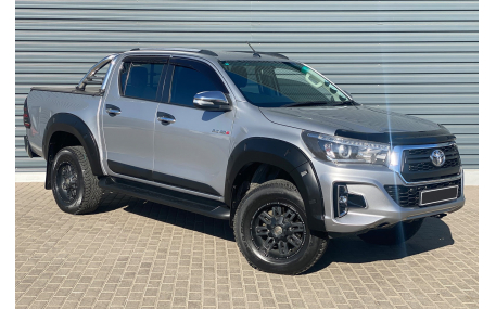 Подножки Toyota Hilux