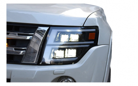 Фары передние Mitsubishi Pajero Wagon 4