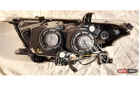 Фары передние Toyota Highlander