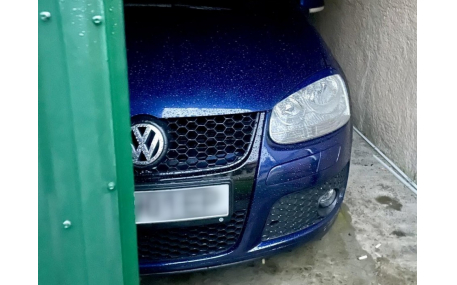 Бампер передний Volkswagen Golf 5