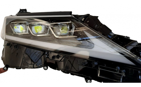 Фары передние Toyota Camry V70 USA